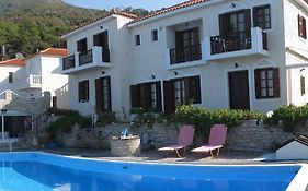 Violetta Seaside Studios&Apartments
